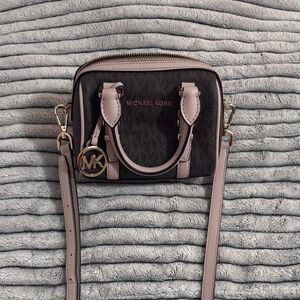 Micheal Kors clutch mini purse